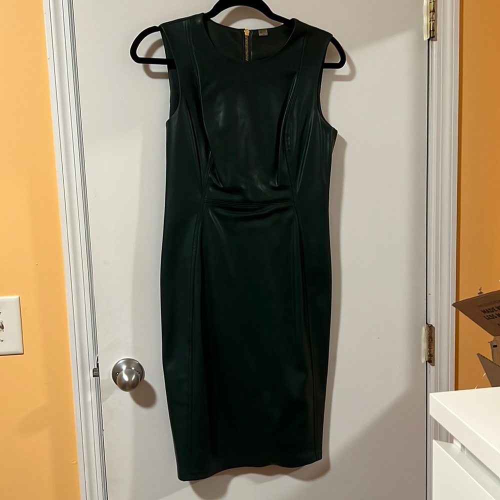 New with Tag Short Sleeve Dark Green Dress Size 4 by Calvin Klein